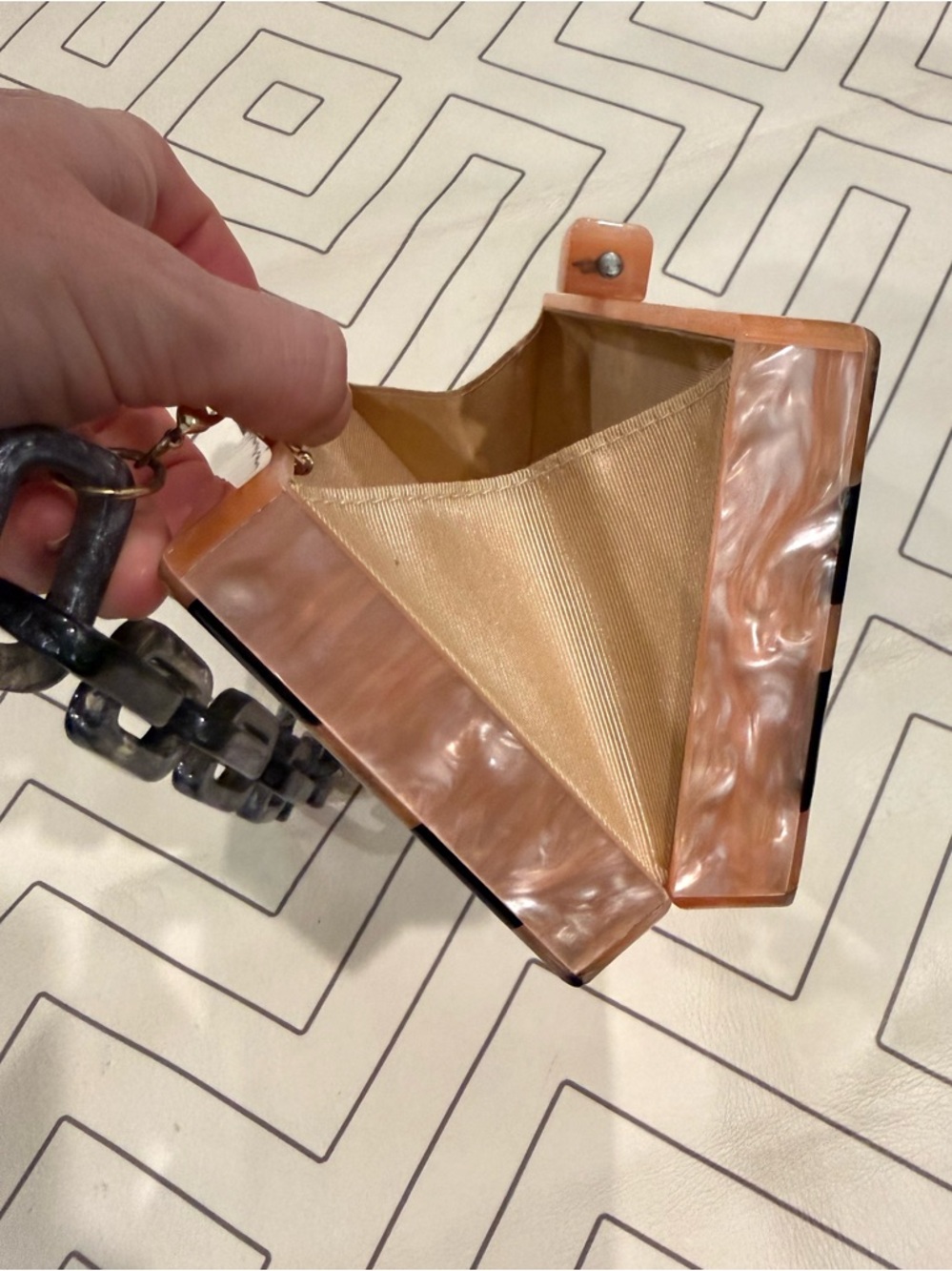 Tuckernuck Pink Leopard Acrylic Purse and Chain Acrylic Strap - Picture 10 of 12